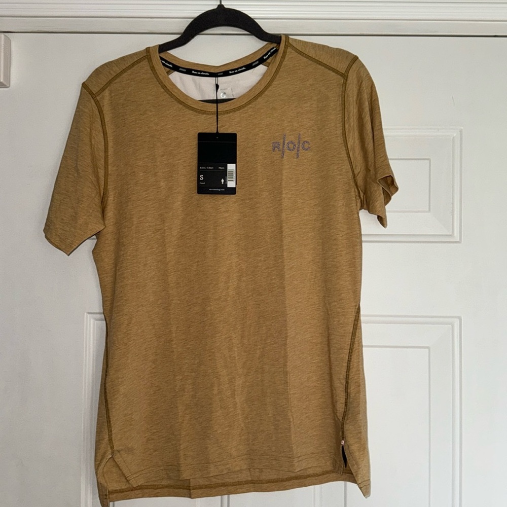 NWT On Running Run On Cloud Men’s Camel t shirt